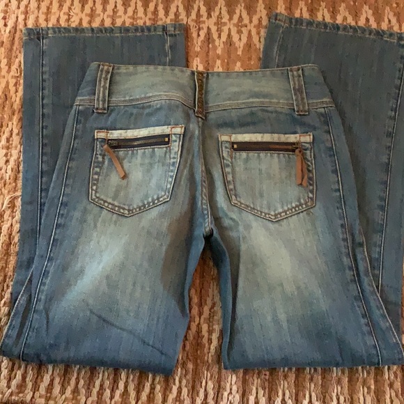 Groovy jeans baby ✌🏻 perfect for every aesthetic! - Picture 3 of 4